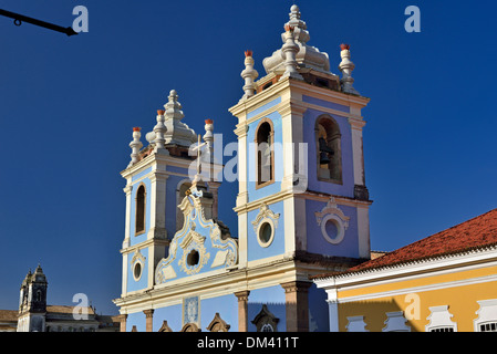 Brasilien, Bahia: Glockentürme der historischen "Sklavin" Kirche Igraja Nossa Senhora do Rosario Dos Pretos in Salvador da Bahia Stockfoto