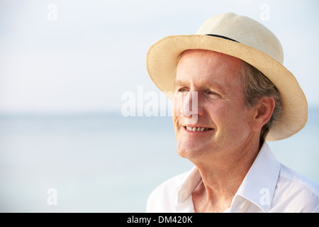 Senior Woman im Tropical Beach Urlaub Stockfoto