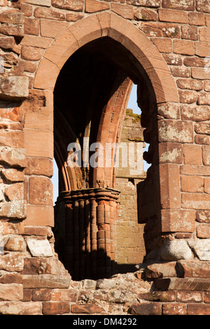 Die Ruinen von Sweetheart Abbey in der Nachmittagssonne New Abbey Bridge, Dumfries und Galloway. Stockfoto