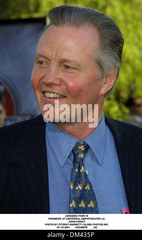 16. Juli 2001 - JURASSIC PARK III. PREMIERE AM UNIVERSAL AMPHITHEATER LA. JOHN VOIGHT. FITZROY BARRETT / 16.07.2001 K22488FB (D) (Kredit-Bild: © Globe Photos/ZUMAPRESS.com) Stockfoto