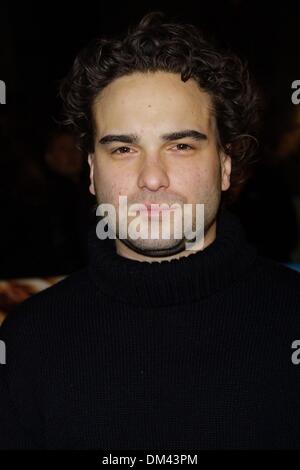 10. Dezember 2001 - VANILLA SKY PREMIERE. AN GRAUMAN MANN CHINESE THEATRE IN LOS ANGELES CA... JOHNNY GALECKI. FITZROY BARRETT / 10.12.2001 K23609FB (D) (Kredit-Bild: © Globe Photos/ZUMAPRESS.com) Stockfoto