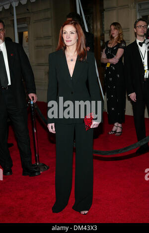 13. Januar 2002 - 28. Peoples CHOICE AWARDS. IM PASADENA CIVIC AUDITORIUM PASADENA CA... JULIA ROBERTS. FITZROY BARRETT / 13.01.2002 K23814FB (D) (Kredit-Bild: © Globe Photos/ZUMAPRESS.com) Stockfoto