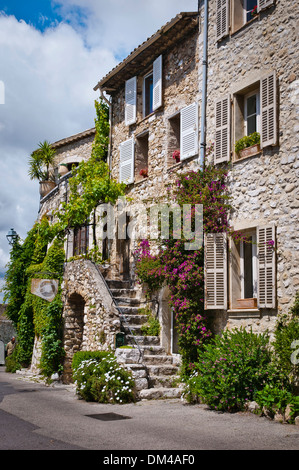 Schönes Steinhaus im Art Village, Saint-Paul-de-Vence, südöstlichen Frankreich, Côte d ' Azur, Europa. Stockfoto