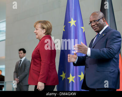 Berlin, Deutschland. 11. Dezember 2013. Angela Merkel, Bundeskanzlerin und Ibrahim Boubacar KeÃƒÂ¯ta, Präsident von Mali, geben eine gemeinsame Pressekonferenz in der Kanzlei in Berlin. / Bild: Angela Merkel, deutsche Chancellor.Photo: Reynaldo Paganelli/NurPhoto © Reynaldo Paganelli/NurPhoto/ZUMAPRESS.com/Alamy Live-Nachrichten Stockfoto