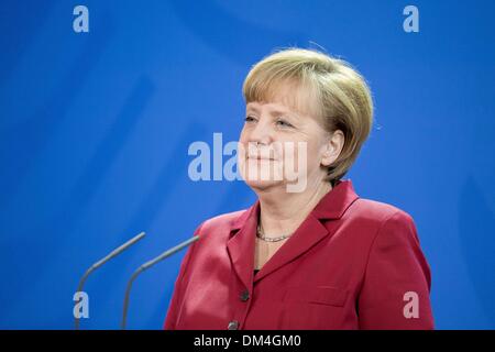 Berlin, Deutschland. 11. Dezember 2013. Angela Merkel, Bundeskanzlerin und Ibrahim Boubacar KeÌÄåøta, Präsident von Mali, geben eine gemeinsame Pressekonferenz in der Kanzlei in Berlin. / Bild: Angela Merkel, Bundeskanzlerin, in Berin, am 11. Dezember, 2013.Photo: Reynaldo Paganelli/NurPhoto © Reynaldo Paganelli/NurPhoto/ZUMAPRESS.com/Alamy Live-Nachrichten Stockfoto