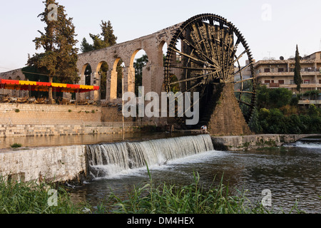 Al Mohammediyya Noria, die größte die Wasserräder von Hama. Hama, Syrien Stockfoto