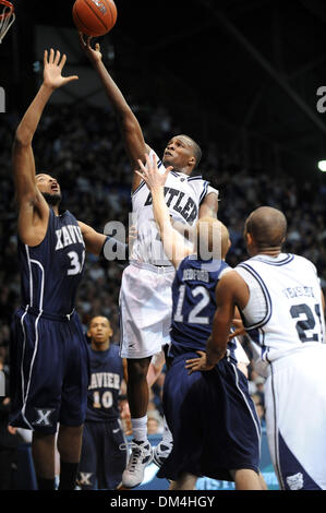 Bulldoggen Gordon Hayward erhält einen Schuss in letzter Sekunde gewinnen über die Musketiere. Butler gewinnt Xavier 69-68. (1) shelvin Mack. (Kredit-Bild: © Mike Taylor/Southcreek Global/ZUMApress.com) Stockfoto