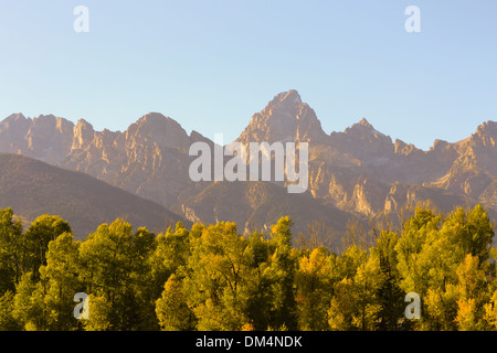 Sonnenuntergang auf der Grand Teton Bergkette, Grand-Teton-Nationalpark, Wyoming Stockfoto