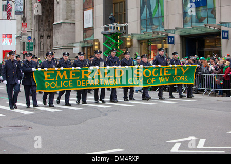 NEW YORK, NY, USA - 16 MAR: Polizei am St. Patricks Day Parade am 16. März 2013 in New York City, USA. Stockfoto