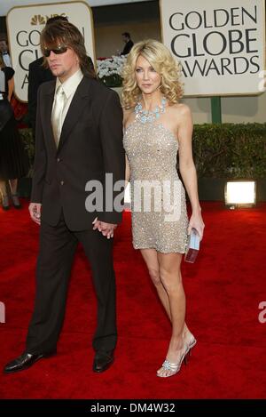 20. Januar 2002 - 59. GOLDEN AWARDS. IM BEVERLY HILTON HOTEL HILLS BEVERLY CA... HEATHER LOCKLEAR UND RICHIE SAMBORA MANN. FITZROY BARRETT / 20.01.2002 K23865FB (D) (Kredit-Bild: © Globe Photos/ZUMAPRESS.com) Stockfoto