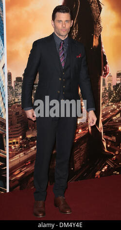 London, UK, 11. Dezember 2013 James Marsden besucht premiere für Anchorman: The Legend Continues, Fortsetzung Komödie nach San Diego Lieblings Nachrichtensprecher Ron Burgundy Vue West End, Leicester Square, London Foto: MRP/Alamy Live News Stockfoto