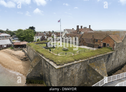 Yarmouth Castle die Yarmouth Hafen bewacht, wenn sie von Heinrich VIII. im Jahr 1547 auf der Isle Of Wight, England, UK gebaut wurde Stockfoto