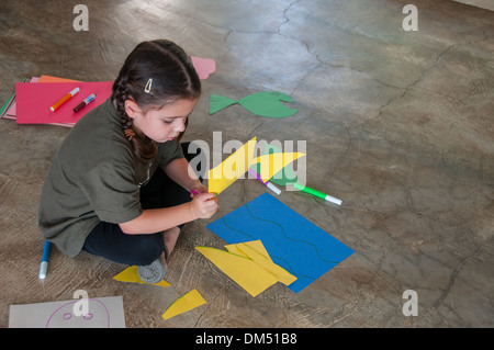 Mädchen und Kunsthandwerk Stockfoto
