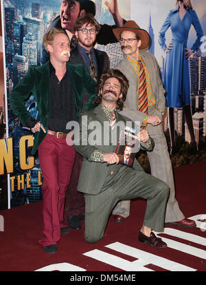 London, UK, 11. Dezember 2013 Mitglieder von "Made in Chelsea" besucht Premiere für Anchorman: The Legend Continues, Fortsetzung Komödie nach San Diego Lieblings Nachrichtensprecher Ron Burgundy Vue West End, Leicester Square, London Foto: MRP/Alamy Live News Stockfoto