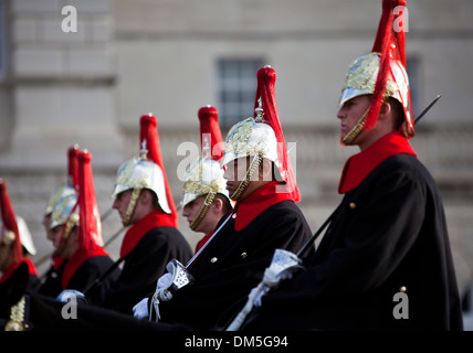 LONDON, ENGLAND 21 Dez.: Berühmte montiert Blues and Royals auf der Parade am 21. Dezember 2012 in London, Vereinigtes Königreich. Stockfoto