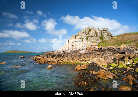 Interessante Felsformationen auf Tresco, Isles of Scilly, Cornwall, England. Stockfoto