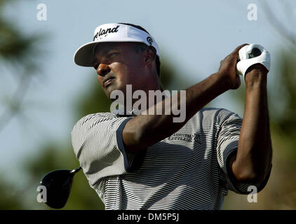 13. März 2005; Palm Beach Gardens, FL, USA; VIJAY SINGH Abschlag am 18 bei der Honda Classic im Mirasol Sonntagnachmittag. Stockfoto