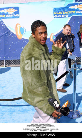 21. April 2001 - 14. KIDS' CHOICE AWARDS. BARKER AUFHÄNGER SANTA MONICA CA... NICK CANNON. FITZROY BARRETT / 21.04.2001 K21589FB (D) (Kredit-Bild: © Globe Photos/ZUMAPRESS.com) Stockfoto