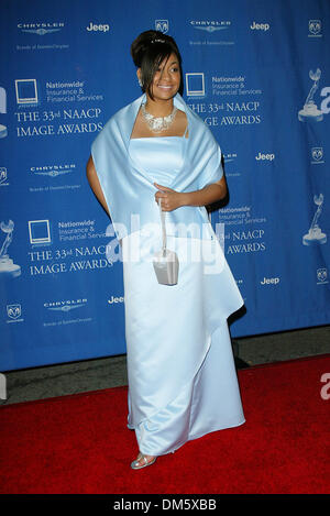 23. Februar 2002 - Los Angeles, Kalifornien - 33rd NAACP IMAGE AWARDS. IM UNIVERSAL AMPHITHEATER LOS ANGELES CA... RAVEN SIE SYMONE. FITZROY BARRETT / 23.02.2002 K24180FB (D) (Kredit-Bild: © Globe Photos/ZUMAPRESS.com) Stockfoto