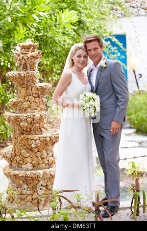 Braut und Bräutigam bei der Hochzeitszeremonie Stockfoto