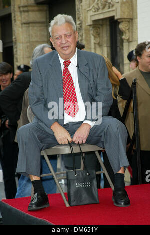 27. März 2002 - Los Angeles, Kalifornien - RODNEY DANGERFIELD mit HOLLYWOOD geehrt. WALK OF FAME STAR IN LOS ANGELES, KALIFORNIEN. RODNEY DANGERFIELD. FITZROY BARRETT / 27.03.2002 K24546FB (D) (Kredit-Bild: © Globe Photos/ZUMAPRESS.com) Stockfoto