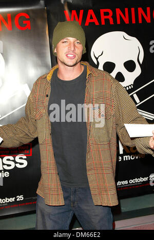 21. Oktober 2002 - Hollywood, Kalifornien - SIMON REX... K26842FB WELT-PREMIERE "JACKASS THE MOVIE''. BEI DER ARCLIGHT THEATER, HOLLYWOOD, CA.OCT. 21, 2002. FITZROY BARRETT / 2002 (Kredit-Bild: © Globe Photos/ZUMAPRESS.com) Stockfoto