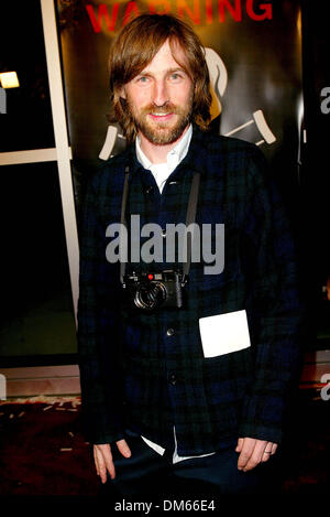 21. Oktober 2002 - Hollywood, Kalifornien - SPIKE JONZE... K26842FB WELT-PREMIERE "JACKASS THE MOVIE''. BEI DER ARCLIGHT THEATER, HOLLYWOOD, CA.OCT. 21, 2002. FITZROY BARRETT / 2002 (Kredit-Bild: © Globe Photos/ZUMAPRESS.com) Stockfoto