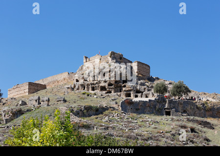 Akropolis mit lykischen Felsengräber und Festung, antiken Stadt Tlos in Xanthos Tal, Provinz Muğla, Lykien, Ägäis Stockfoto