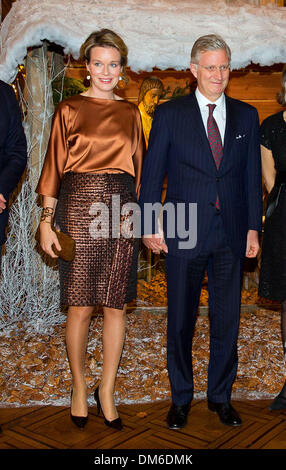 Brüssel, Belgien. 11. Dezember 2013. Philippe König und Königin Mathilde von Belgien besuchen das Weihnachtskonzert im königlichen Palast in Brüssel, 11. Dezember 2013. Foto: Albert Nieboer/Alamy Live-Nachrichten Stockfoto