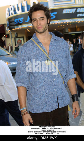 14. August 2001 - AMERICAN OUTLAWS. PREMIERE AM MANN VILLAGE THEATER LA. VICTOR WEBSTER. FITZROY BARRETT / 14.08.2001 K22711FB (D) (Kredit-Bild: © Globe Photos/ZUMAPRESS.com) Stockfoto