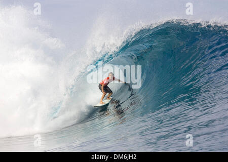 15. Mai 2005; Teahupoo, TAHITI; DAMIEN HOBGOOD (Satellite Beach, FL, USA) (Bild) veröffentlicht eine solide 17.10 (von 20 möglichen Punkten) Punktzahl gewinnt seine Runde zwei Wärme bei der Billabong Pro Tahiti heute. Hobgood eliminiert Wildcard Liam MacNamara (Haw), um drei Runde zu gelangen. Der Billabong Pro Tahiti ist die dritte Männer und vierten Frauen WCT Event 2005 Zeitplan und Funktion Stockfoto