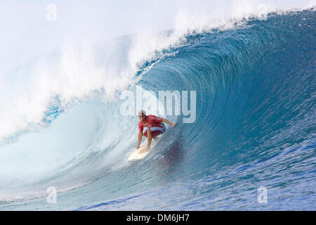 15. Mai 2005; Teahupoo, TAHITI; Aktuelle ASP WCT Bewertungen Führer TRENT MUNRO (Scotts Head, NSW, Aus) (im Bild) erzielte einen überzeugenden Sieg über Platzhalter und lokalen Lieblings Manoa Drollet (Tah) in Runde zwei der Billabong Pro Tahiti heute. Munro erweitert um drei, Runde Drollet aus der Veranstaltung zu eliminieren. Der Billabong Pro Tahiti ist die dritte Herren- und vierte der WCT Ereignis auf th Stockfoto