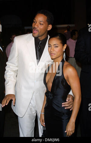 11. Januar 2002 - AWARDS 7. CRITICS CHOICE. IM BEVERLY HILLS HOTEL BEVERLY HILLS, CA. WILL SMITH UND EHEFRAU JADA PINKETT SMITH. FITZROY BARRETT / 11.01.2002 K23807FB (D) (Kredit-Bild: © Globe Photos/ZUMAPRESS.com) Stockfoto