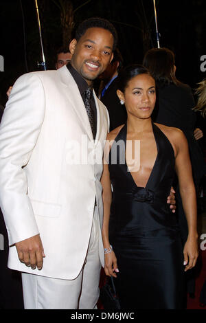 11. Januar 2002 - AWARDS 7. CRITICS CHOICE. IM BEVERLY HILLS HOTEL BEVERLY HILLS, CA. WILL SMITH UND EHEFRAU JADA PINKETT SMITH. FITZROY BARRETT / 11.01.2002 K23807FB (D) (Kredit-Bild: © Globe Photos/ZUMAPRESS.com) Stockfoto