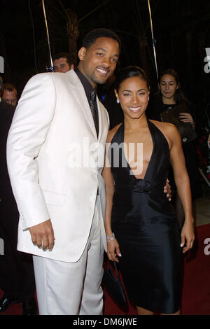 11. Januar 2002 - AWARDS 7. CRITICS CHOICE. IM BEVERLY HILLS HOTEL BEVERLY HILLS, CA. WILL SMITH UND EHEFRAU JADA PINKETT SMITH. FITZROY BARRETT / 11.01.2002 K23807FB (D) (Kredit-Bild: © Globe Photos/ZUMAPRESS.com) Stockfoto