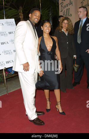 11. Januar 2002 - AWARDS 7. CRITICS CHOICE. IM BEVERLY HILLS HOTEL BEVERLY HILLS, CA. WILL SMITH UND EHEFRAU JADA PINKETT SMITH. FITZROY BARRETT / 11.01.2002 K23807FB (D) (Kredit-Bild: © Globe Photos/ZUMAPRESS.com) Stockfoto