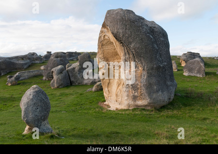 Die Elephant Rocks zwischen Ngapara und Duntroon, Waitaki Valley, Otago, Südinsel, Neuseeland. Stockfoto