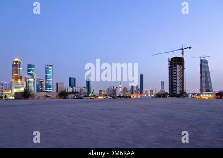 Skyline von Kuwait, Arabische Pensinula, Westasien Stockfoto