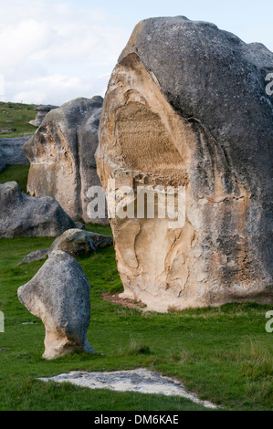 Die Elephant Rocks zwischen Ngapara und Duntroon, Waitaki Valley, Otago, Südinsel, Neuseeland. Stockfoto