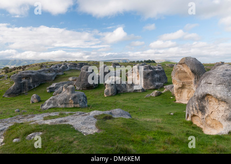 Die Elephant Rocks zwischen Ngapara und Duntroon, Waitaki Valley, Otago, Südinsel, Neuseeland. Stockfoto