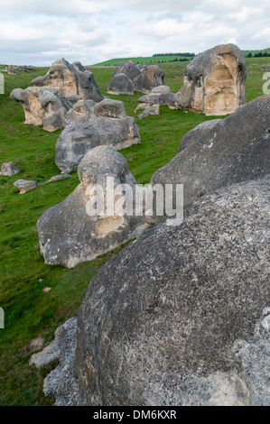 Die Elephant Rocks zwischen Ngapara und Duntroon, Waitaki Valley, Otago, Südinsel, Neuseeland. Stockfoto