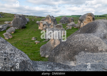 Die Elephant Rocks zwischen Ngapara und Duntroon, Waitaki Valley, Otago, Südinsel, Neuseeland. Stockfoto