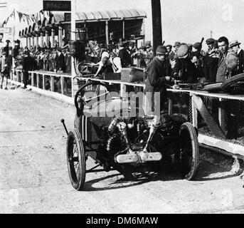 200 Meilen Rennen 1922 Morgan Anzani-Motor. Douglas Hawkes, Brooklands. Stockfoto