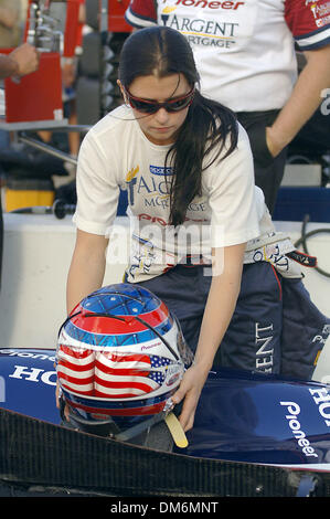 10. Juni 2005; Fort Worth, TX, USA; IR-Treiber DANICA PATRICK vor dem qualifying auf dem Texas Motor Speedway. Obligatorische Credit: Foto von David Bailey/ZUMA Press. (©) Copyright 2005 von David Bailey Stockfoto