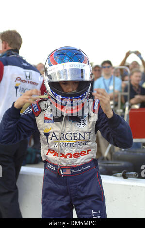 10. Juni 2005; Fort Worth, TX, USA; IR-Treiber DANICA PATRICK vor dem qualifying auf dem Texas Motor Speedway. Obligatorische Credit: Foto von David Bailey/ZUMA Press. (©) Copyright 2005 von David Bailey Stockfoto