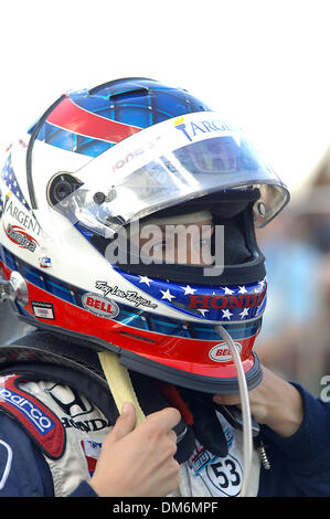 10. Juni 2005; Fort Worth, TX, USA; IR-Treiber DANICA PATRICK vor dem qualifying auf dem Texas Motor Speedway. Obligatorische Credit: Foto von David Bailey/ZUMA Press. (©) Copyright 2005 von David Bailey Stockfoto