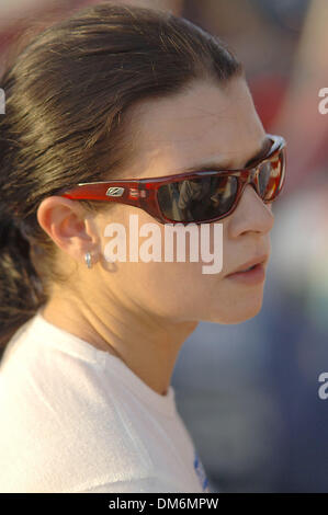 10. Juni 2005; Fort Worth, TX, USA; IR-Treiber DANICA PATRICK vor dem qualifying auf dem Texas Motor Speedway. Obligatorische Credit: Foto von David Bailey/ZUMA Press. (©) Copyright 2005 von David Bailey Stockfoto