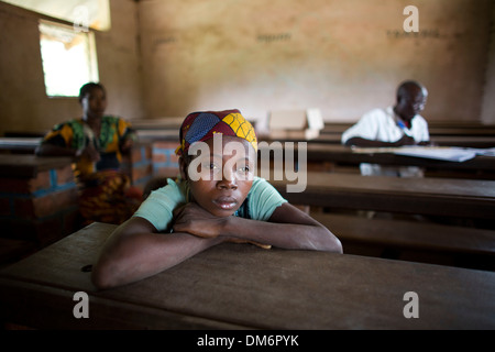 depressive Patienten bei MSF mobile Klinik in Auto Stockfoto