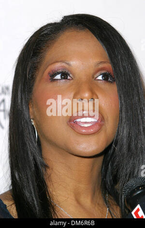 19. November 2002 - Beverly Hills, Kalifornien - TONI BRAXTON-... 30. AMERICAN MUSIC AWARDS NOMINIERUNGEN - IM BEVERLY HILTON HOTEL IN BEVERLY HILLS, CA.-. FITZROY BARRETT / 19.11.2002 - K27215FB (D) (Kredit-Bild: © Globe Photos/ZUMAPRESS.com) Stockfoto