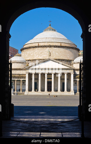 Piazza Plebiscito und Basilika San Francesco di Paola, Neapel, Kampanien, Italien, Europa Stockfoto